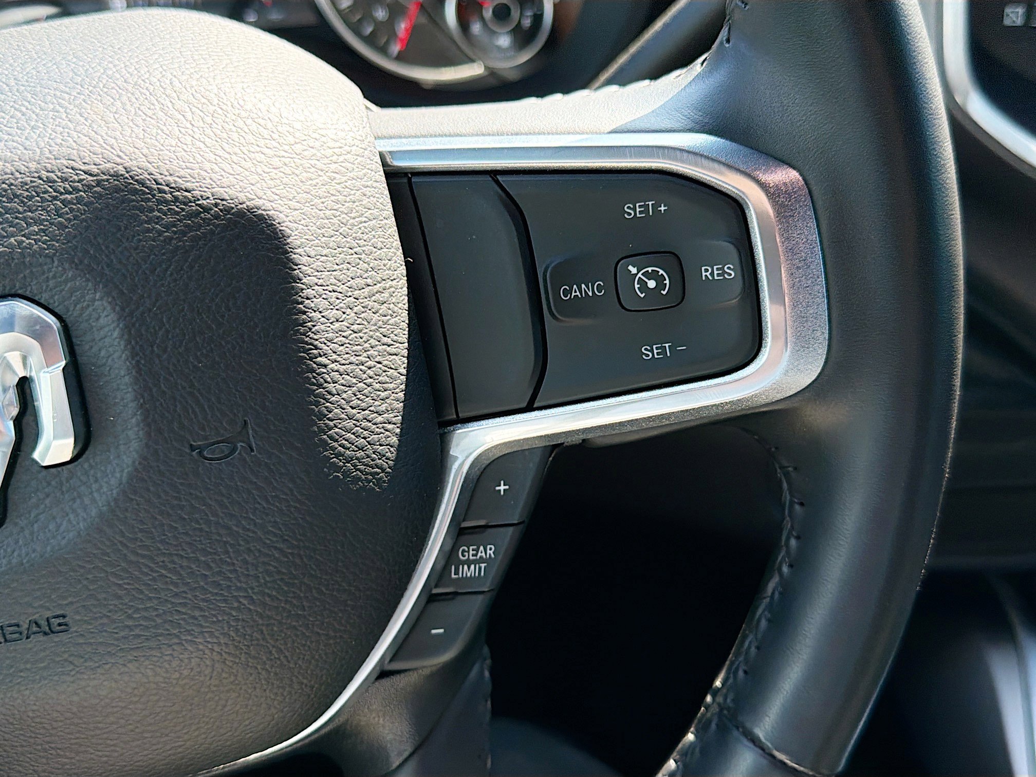 Used 2024 RAM 2500 Laramie w/ Night Edition image 37