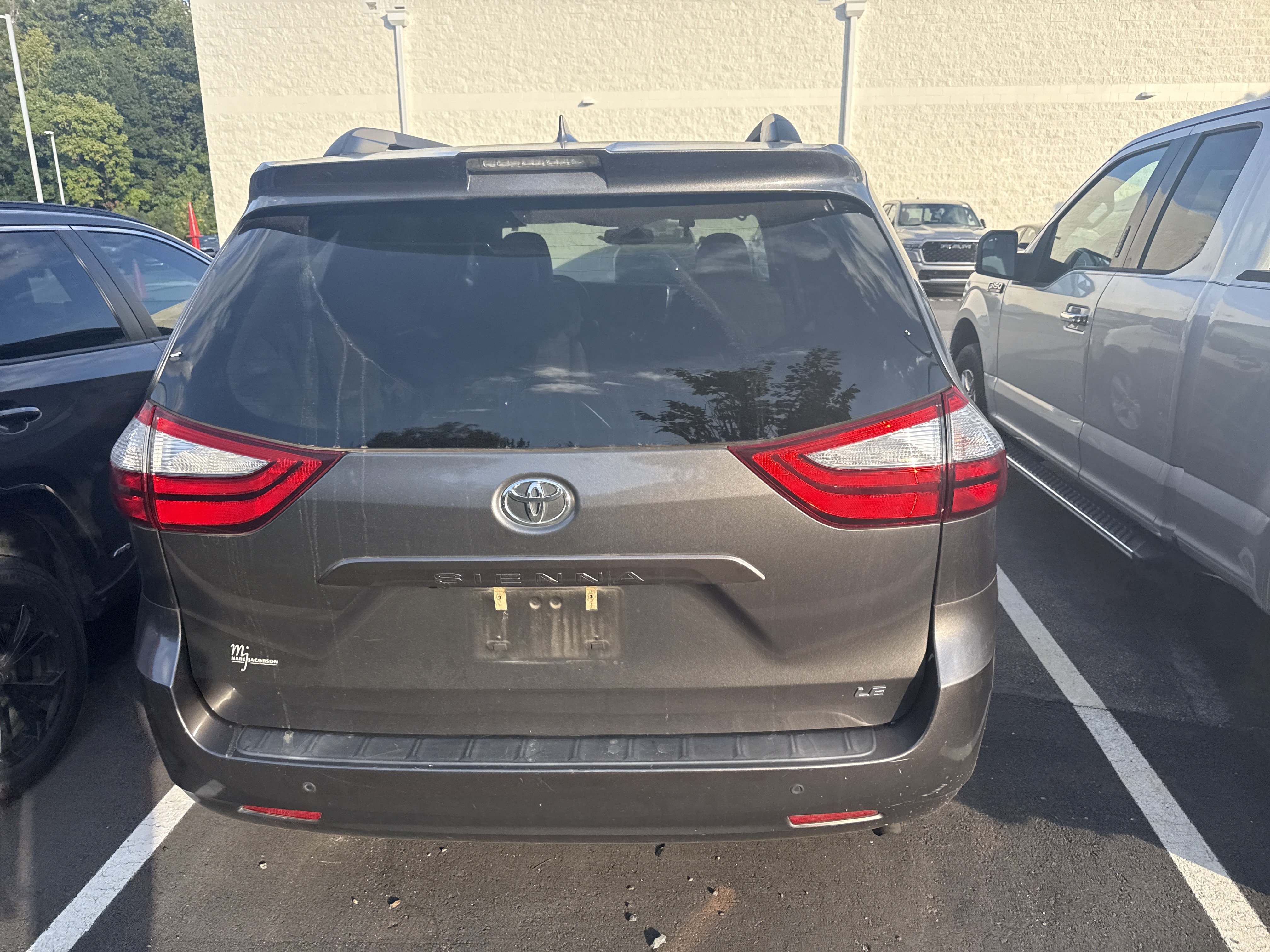Used 2019 Toyota Sienna LE FWD image 43