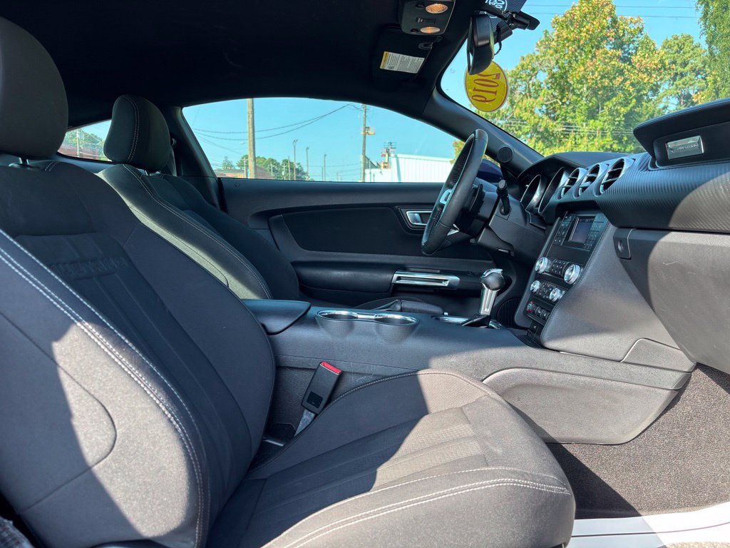Used 2019 Ford Mustang Coupe RWD image 22