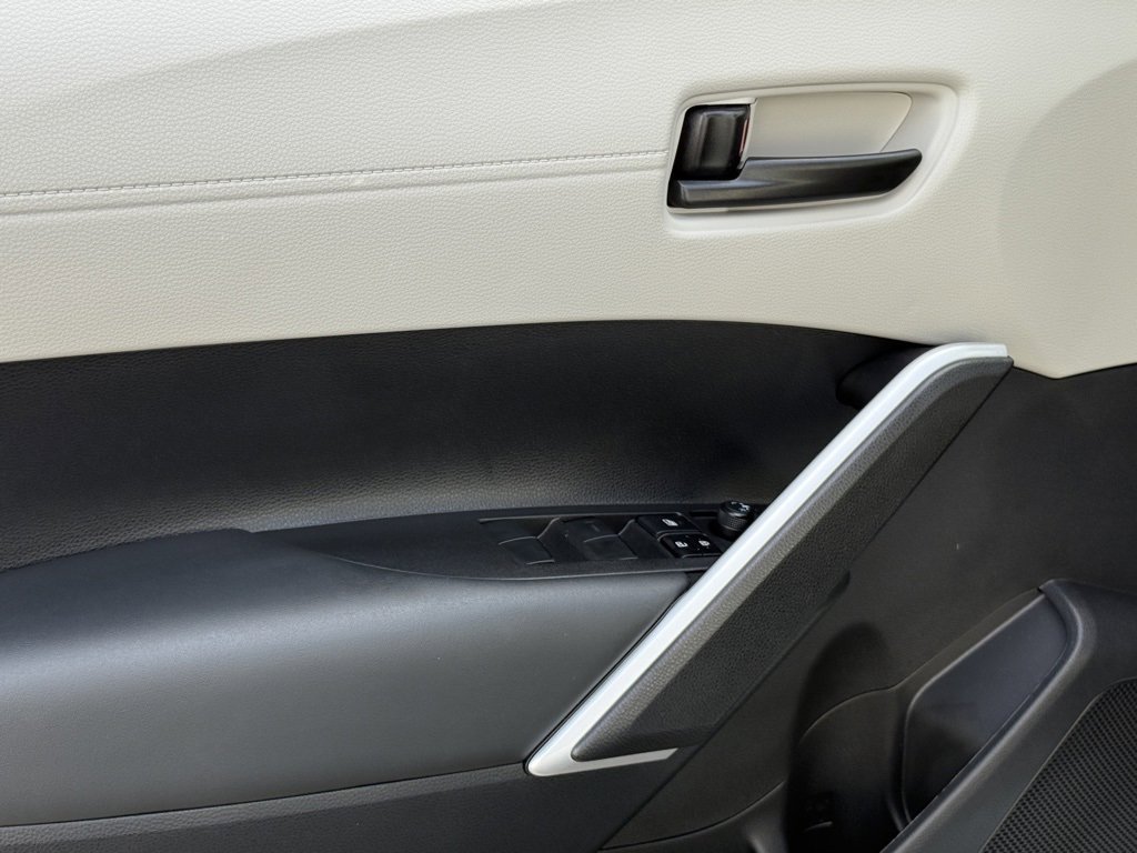 Certified 2025 Toyota Corolla Cross L image 16