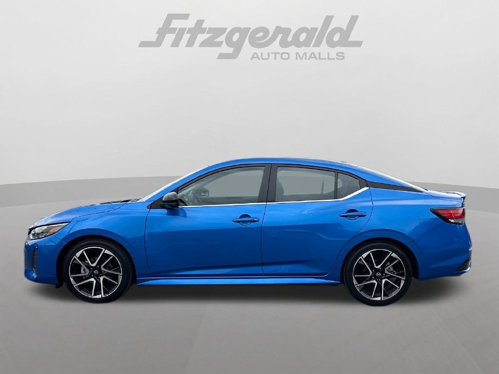 Used 2025 Nissan Sentra SR FWD image 5
