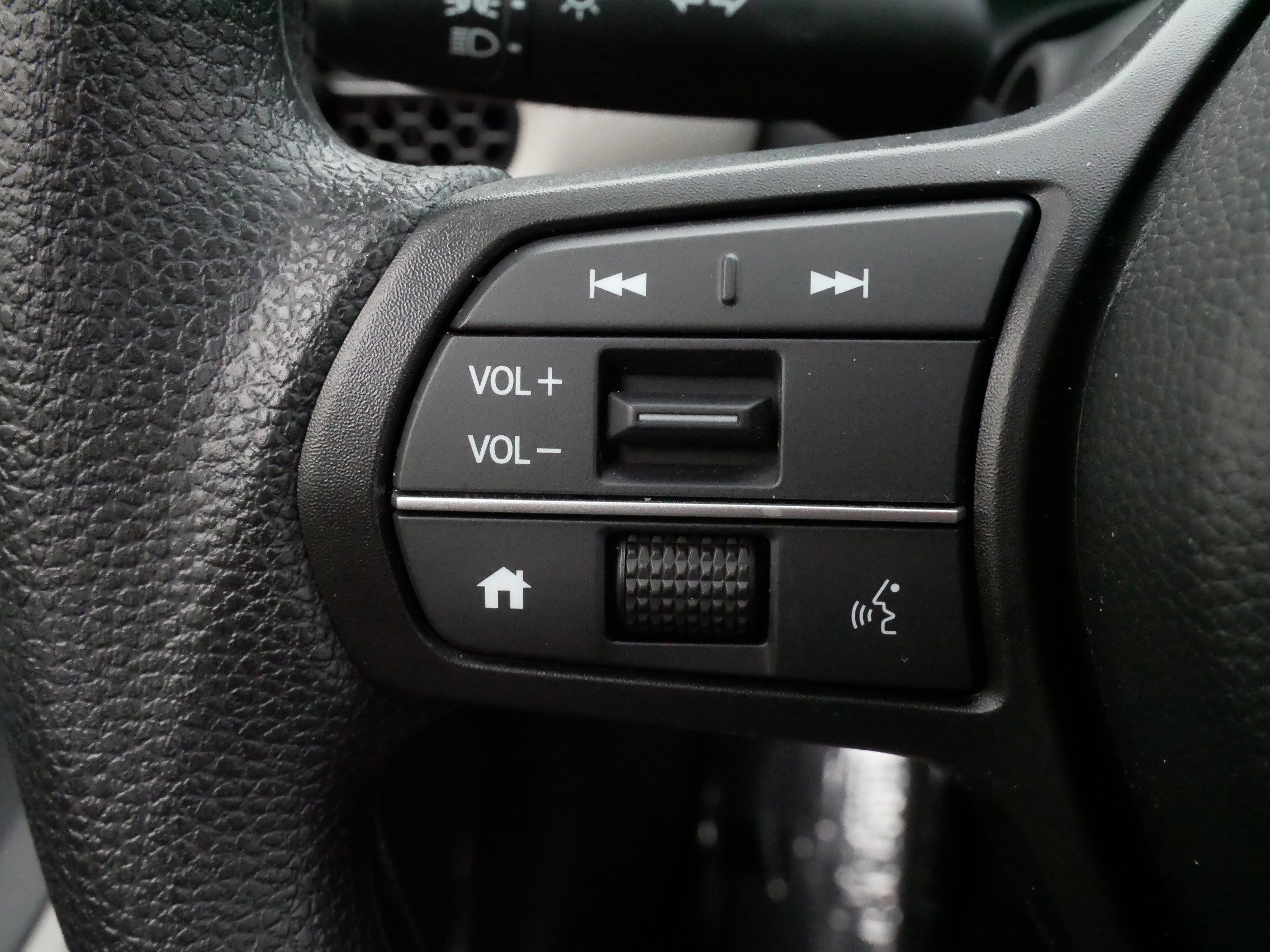 Certified 2026 Honda HR-V LX image 27