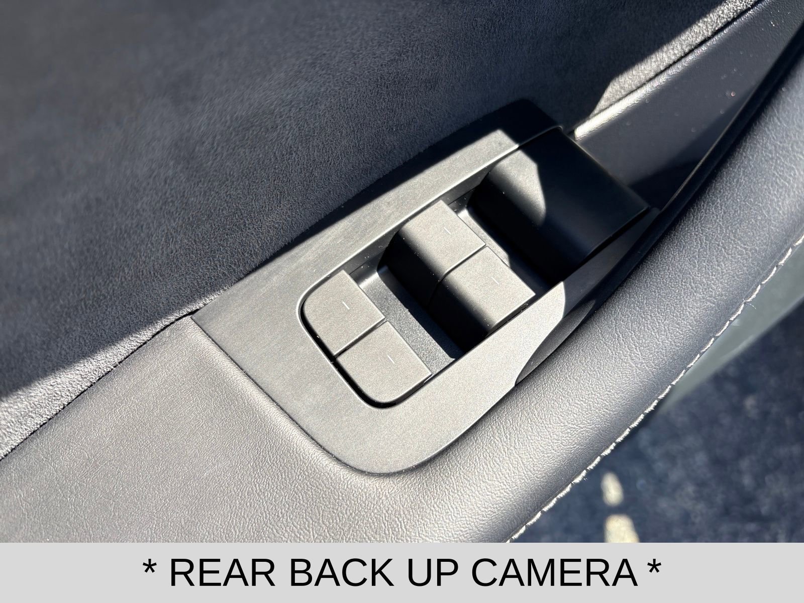 Used 2023 Tesla Model Y Performance image 11