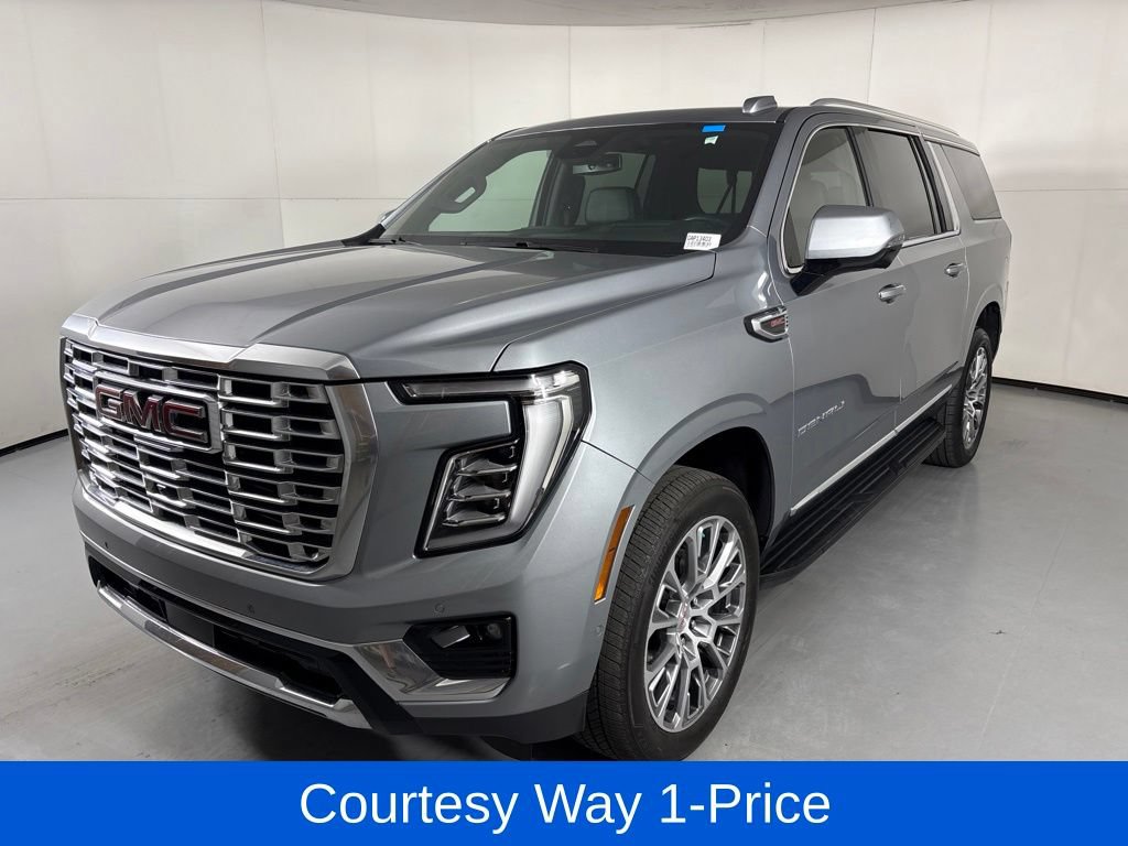 Used 2025 GMC Yukon XL Denali AWD/4WD image 5
