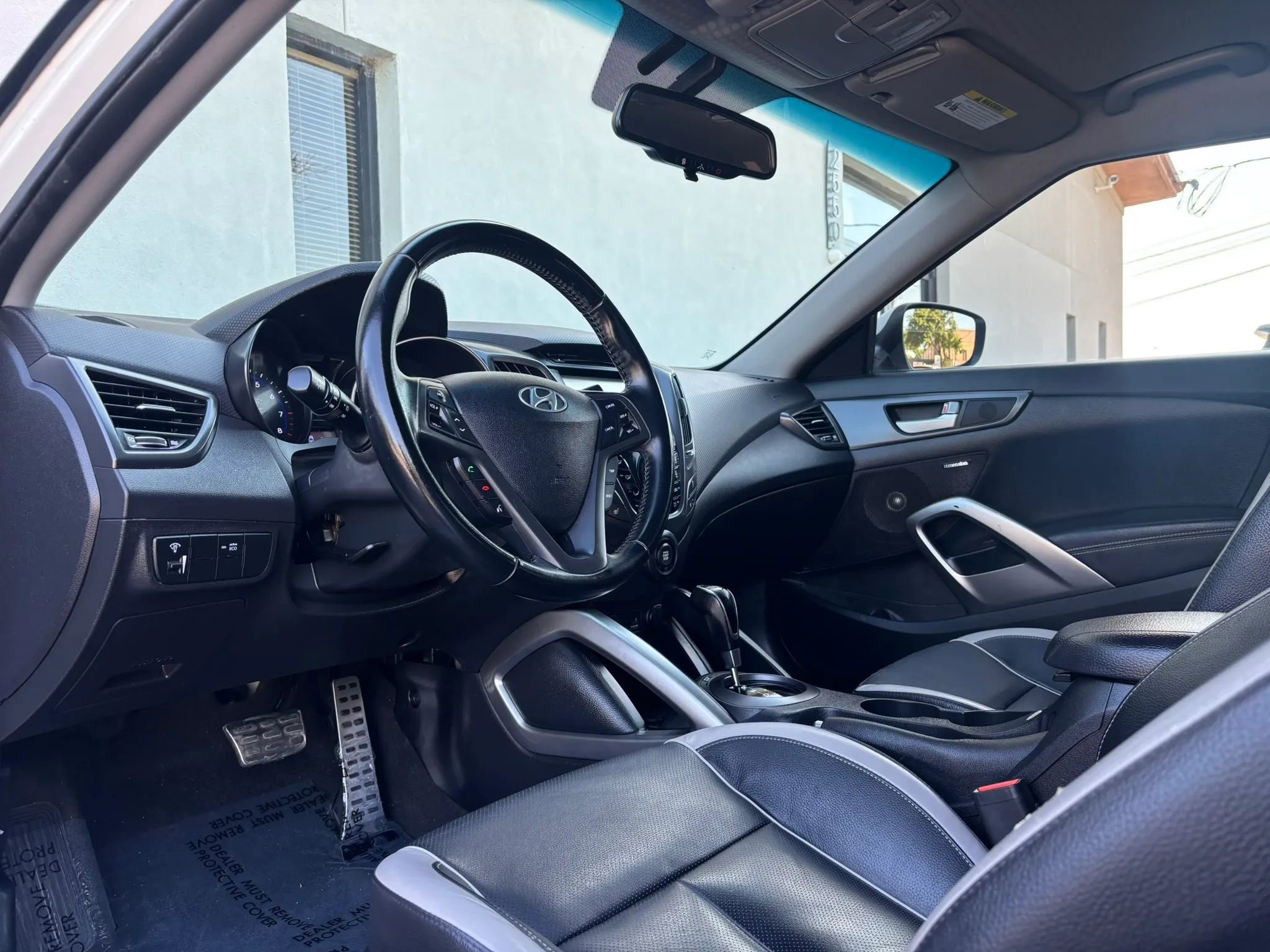 Used 2015 Hyundai Veloster Turbo FWD image 14