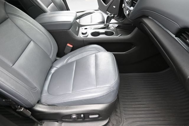 Used 2019 Chevrolet Traverse Premier w/ Driver Confidence II Package FWD image 24
