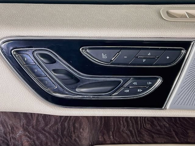 Used 2021 Lincoln Navigator Reserve w/ Luxury Package RWD image 13