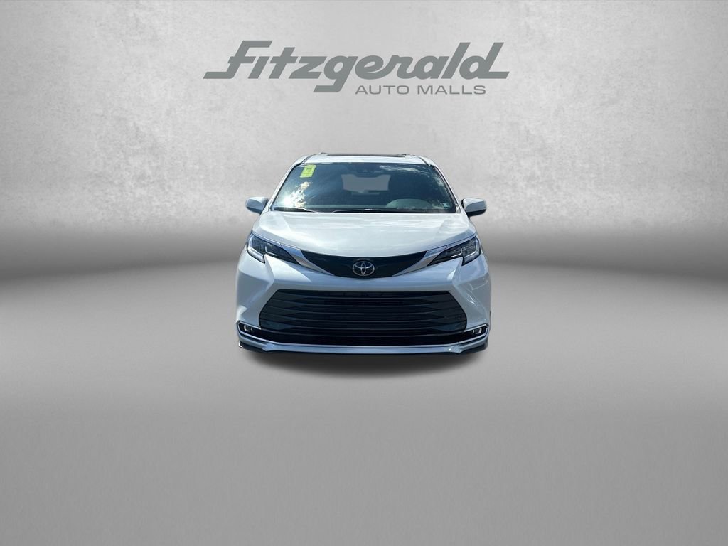 New 2026 Toyota Sienna Limited AWD/4WD image 2