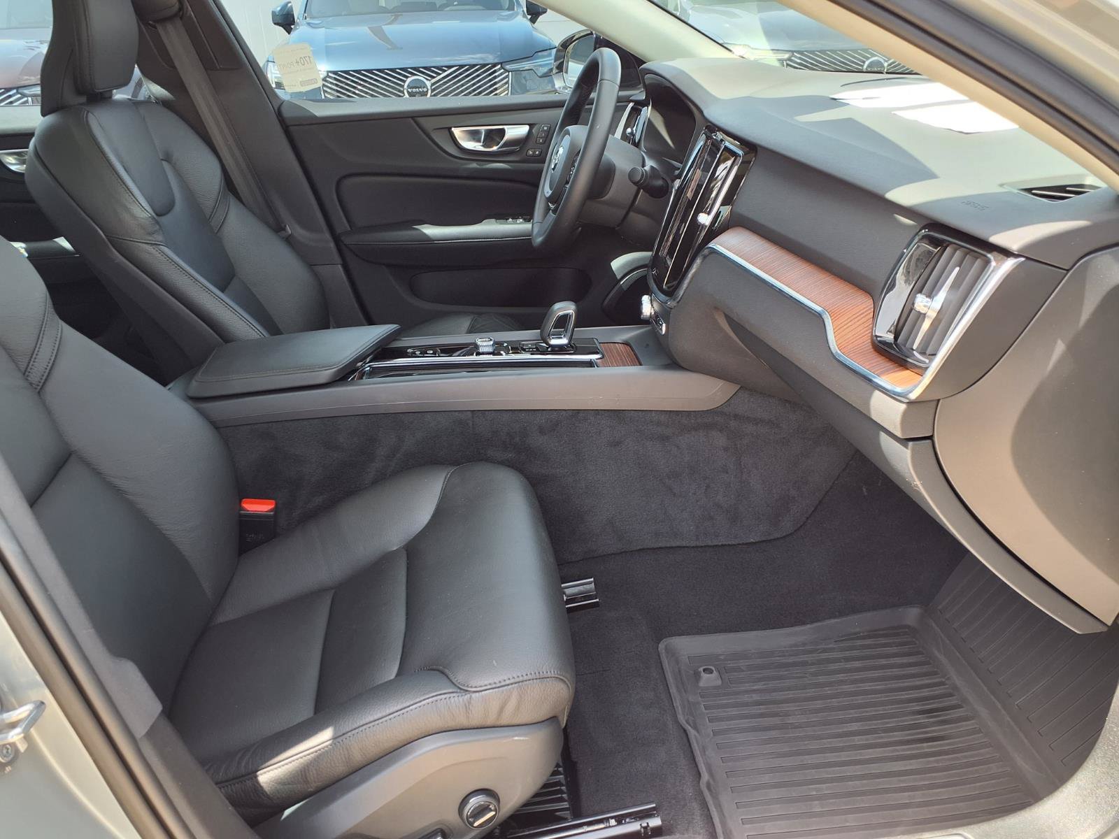 Certified 2024 Volvo S60 B5 Plus AWD/4WD image 13