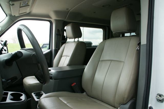 Used 2019 Nissan NV 3500 SL RWD image 15