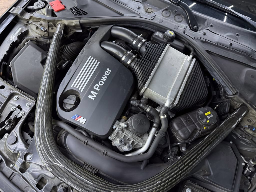 Used 2015 BMW M4 Coupe w/ Executive Package RWD image 28