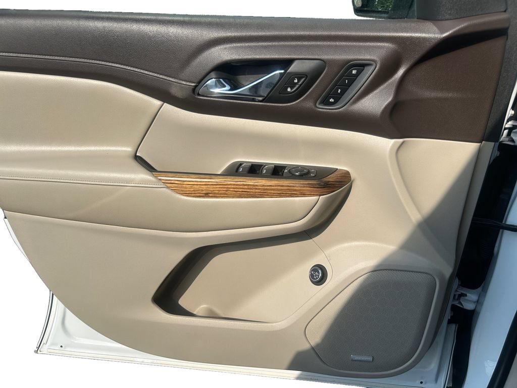 Used 2019 GMC Acadia Denali w/ Technology Package AWD/4WD image 22