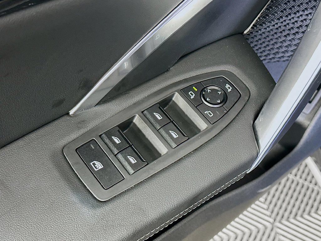 Used 2025 BMW X1 xDrive28i AWD/4WD image 23