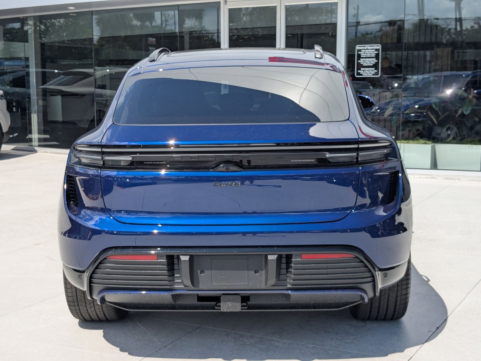 New 2025 Porsche Macan Turbo Electric AWD/4WD image 10