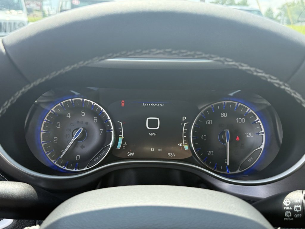 New 2026 Chrysler Pacifica Select image 19