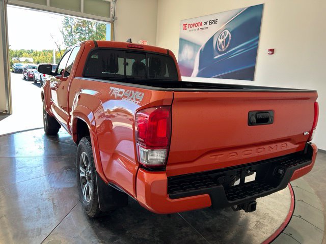Used 2017 Toyota Tacoma TRD Sport w/ Tow Package (A/T) AWD/4WD image 5