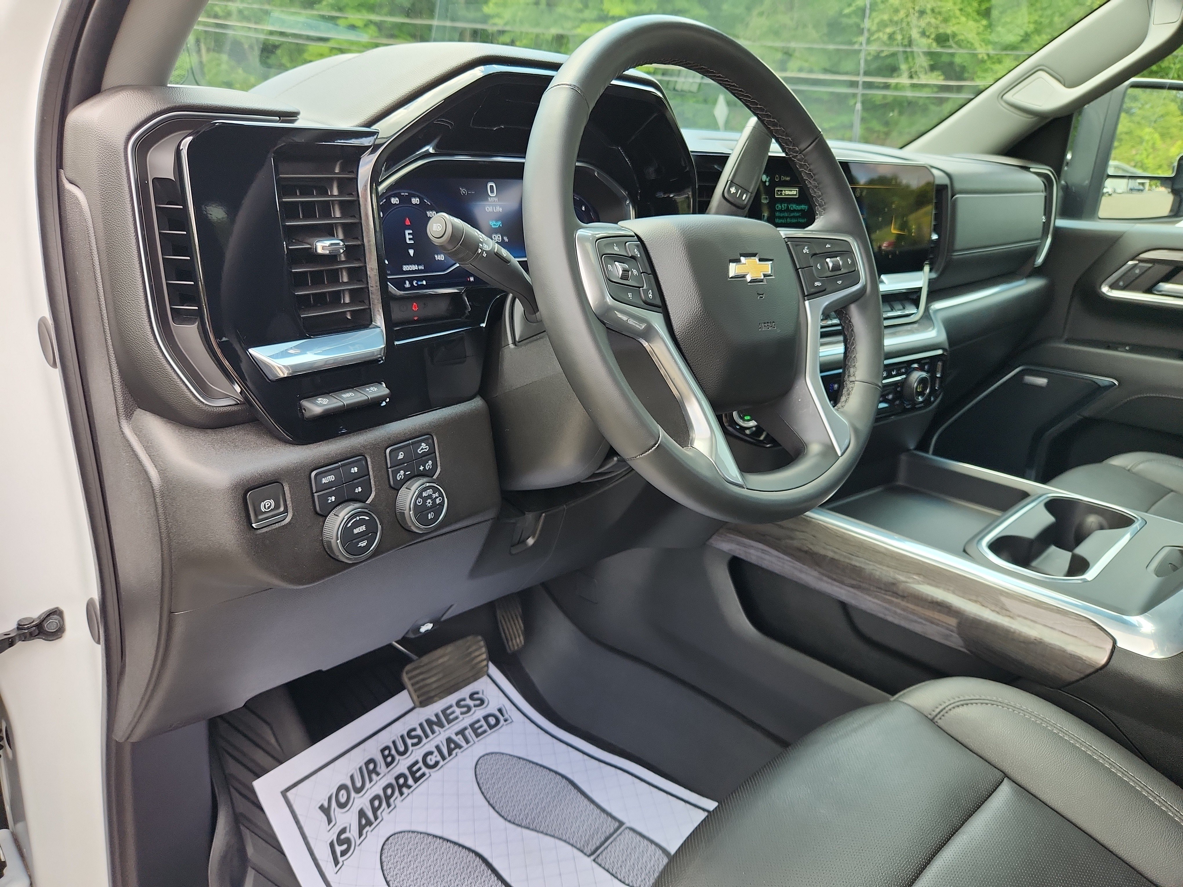 Used 2024 Chevrolet Silverado 2500 LTZ w/ LTZ Convenience Package AWD/4WD image 24