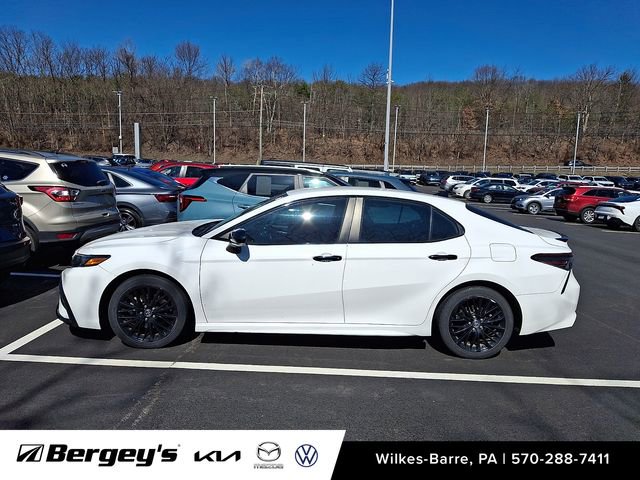Used 2022 Toyota Camry SE image 9