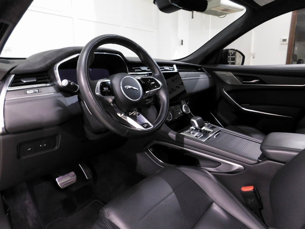 Used 2024 Jaguar F-PACE SVR image 27