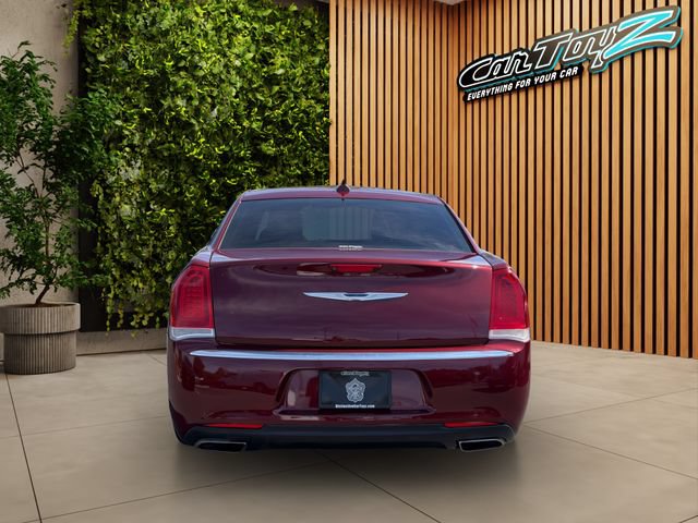 Used 2018 Chrysler 300 Limited AWD/4WD image 5