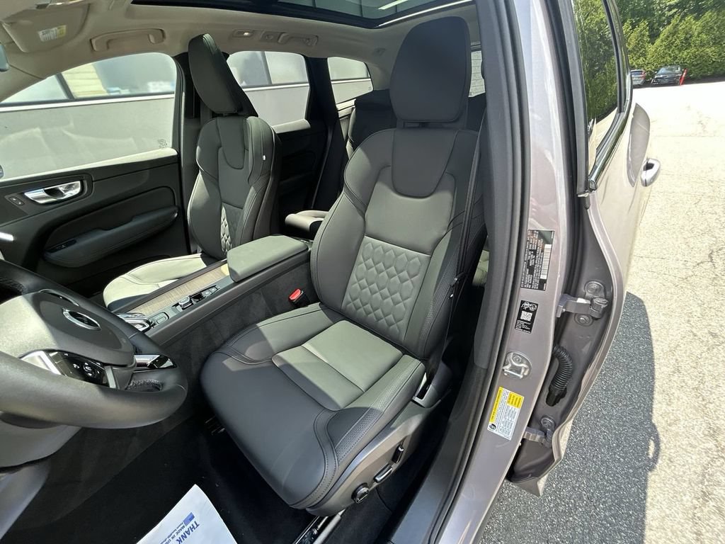 New 2026 Volvo XC60 B5 Plus w/ Protection Package Premier AWD/4WD image 15