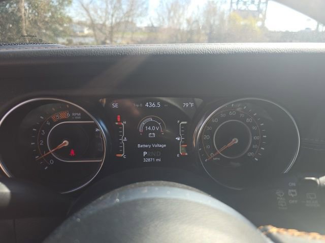 Used 2021 Jeep Wrangler Unlimited Sahara AWD/4WD image 18