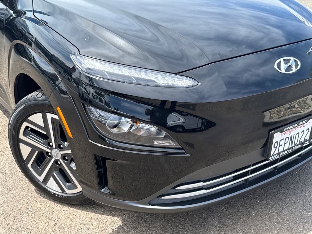 Used 2023 Hyundai Kona SE w/ Cargo Package FWD image 6
