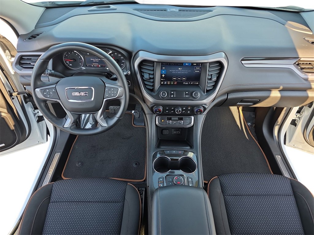 Used 2023 GMC Acadia AT4 image 9