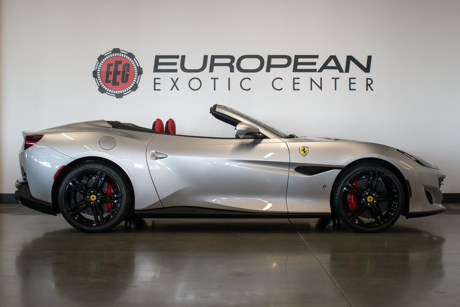 Used 2019 Ferrari Portofino RWD image 23