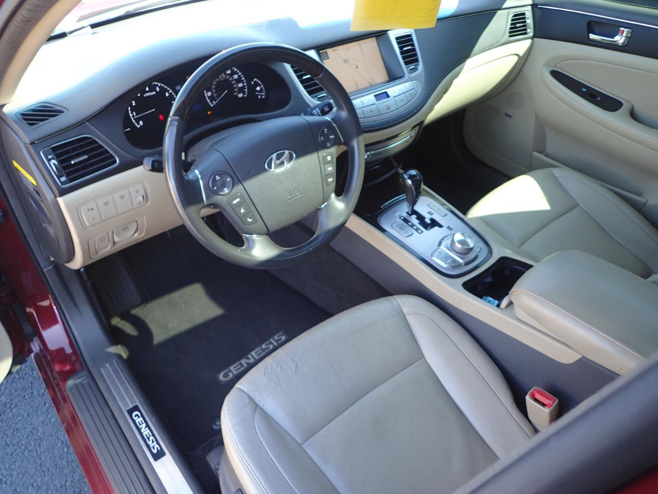 Used 2011 Hyundai Genesis 4.6 RWD image 10