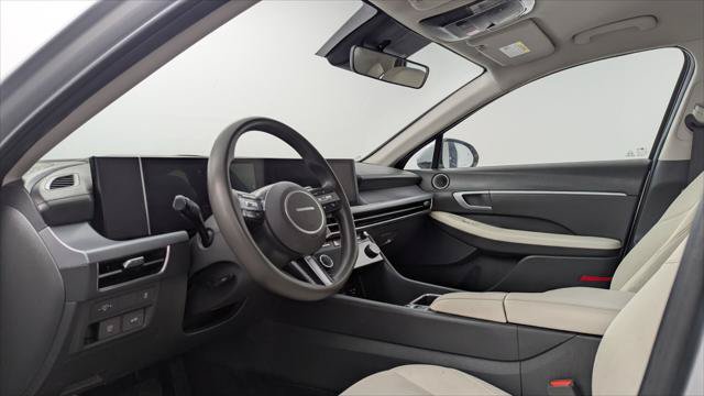 Used 2025 Hyundai Sonata SEL FWD image 24