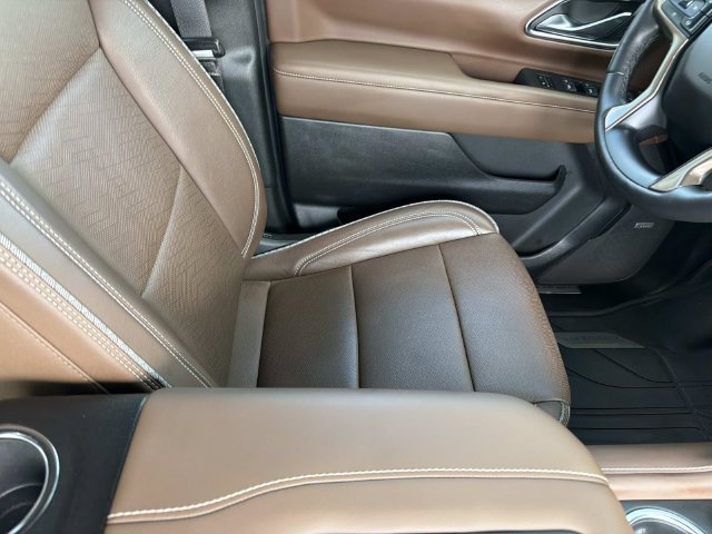 Used 2024 Chevrolet Tahoe High Country w/ Advanced Technology Package AWD/4WD image 13
