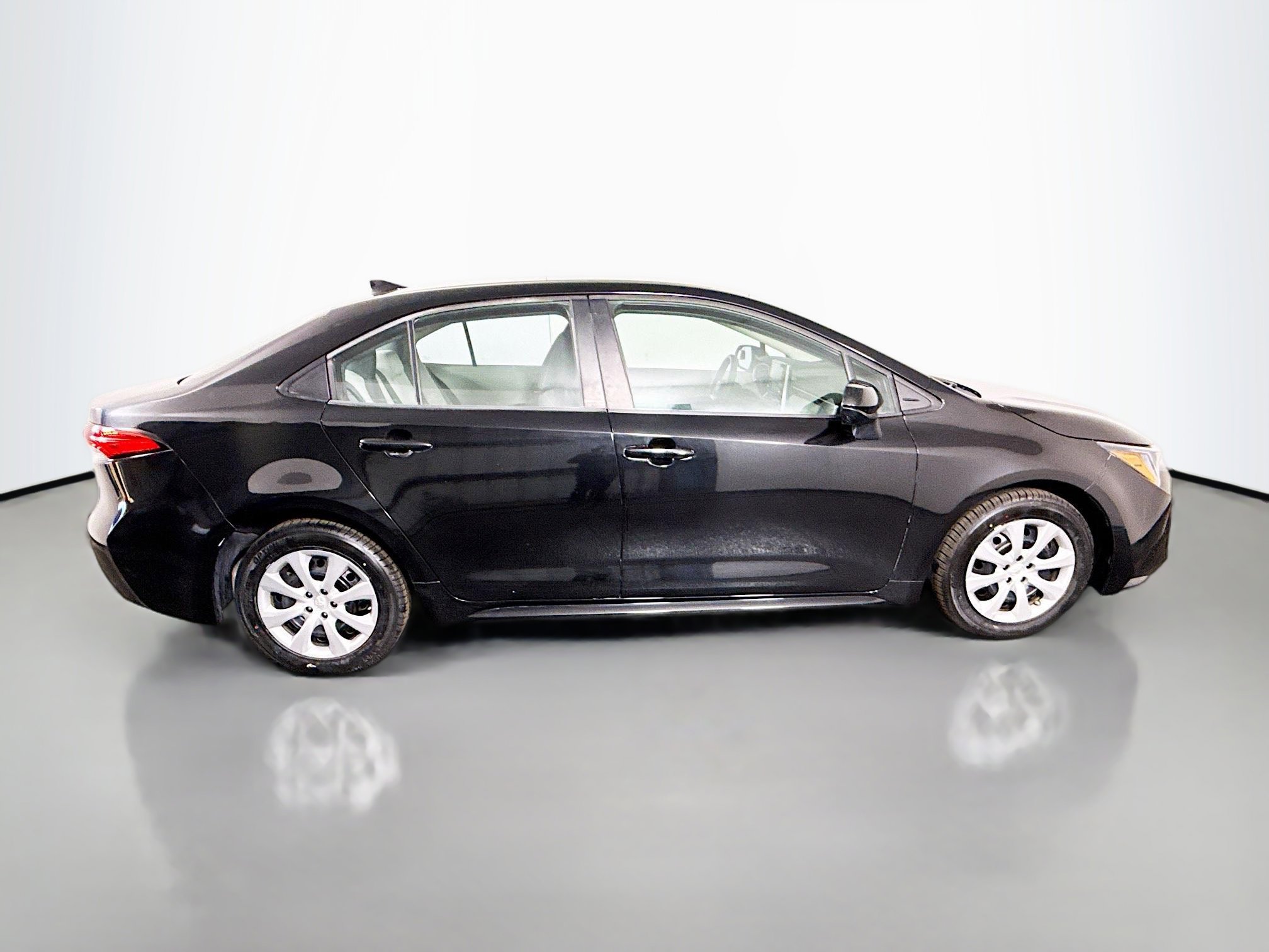 Used 2020 Toyota Corolla LE image 11