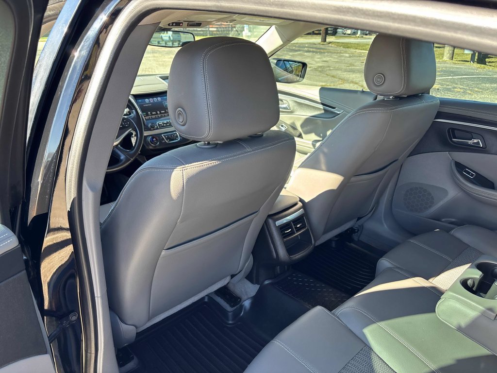 Used 2017 Chevrolet Impala LT FWD image 20
