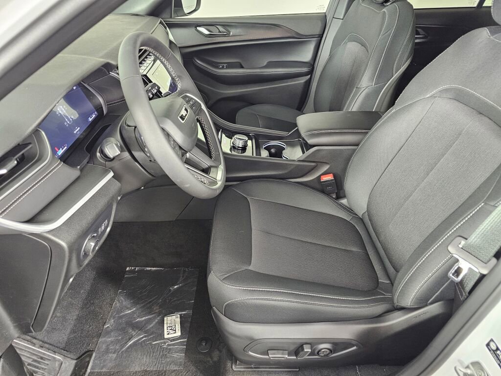 New 2025 Jeep Grand Cherokee Laredo X w/ Trailer Tow Package image 16