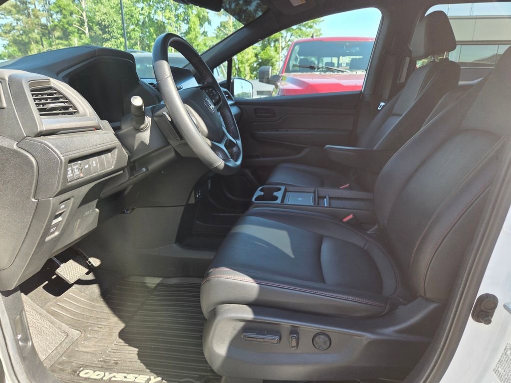 Used 2025 Honda Odyssey Sport-L image 4