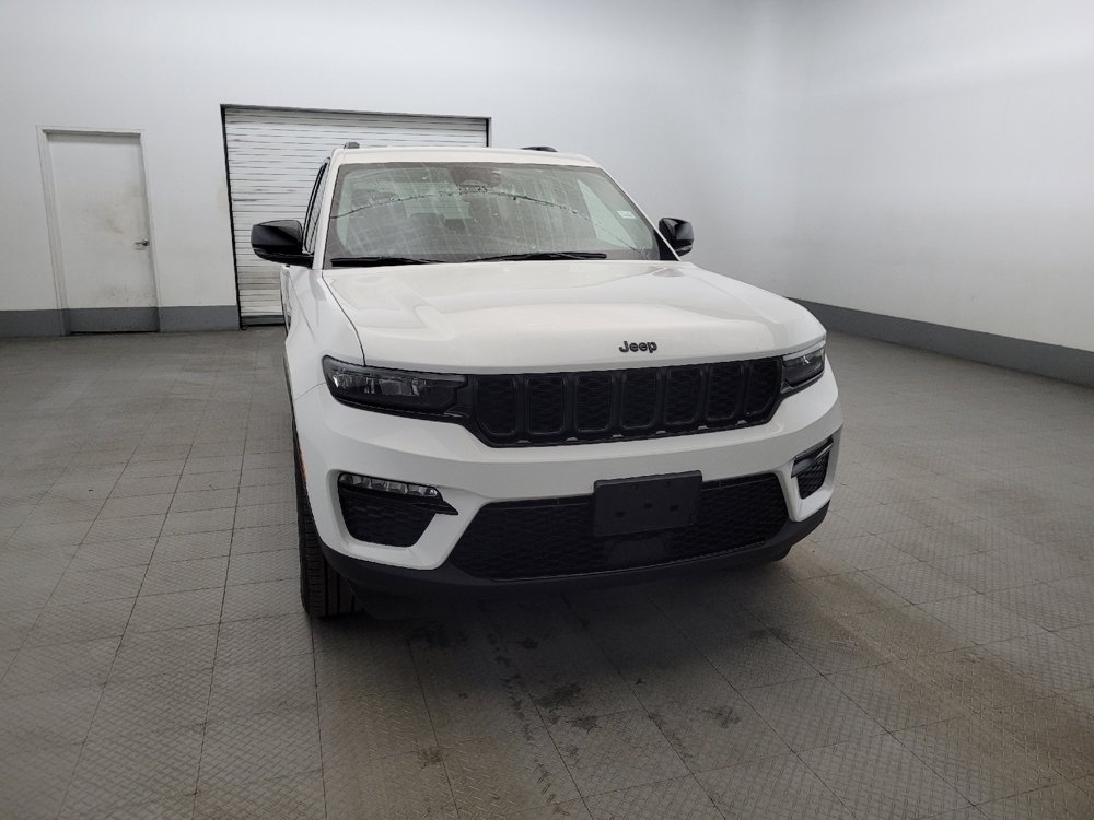 Used 2023 Jeep Grand Cherokee Limited w/ Black Appearance Package image 14