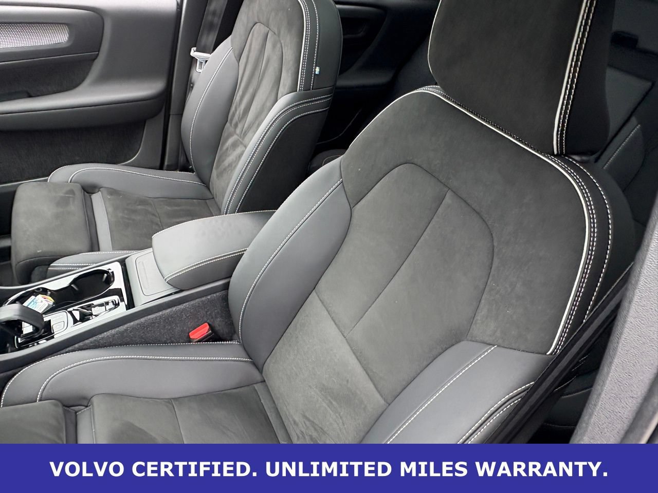 Certified 2023 Volvo XC40 B5 Plus w/ Climate Package AWD/4WD image 27