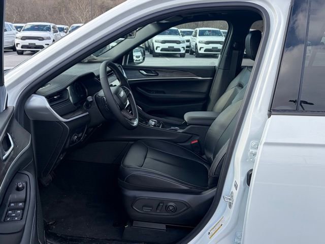 New 2026 Jeep Grand Cherokee Limited w/ Limited Altitude Package image 15