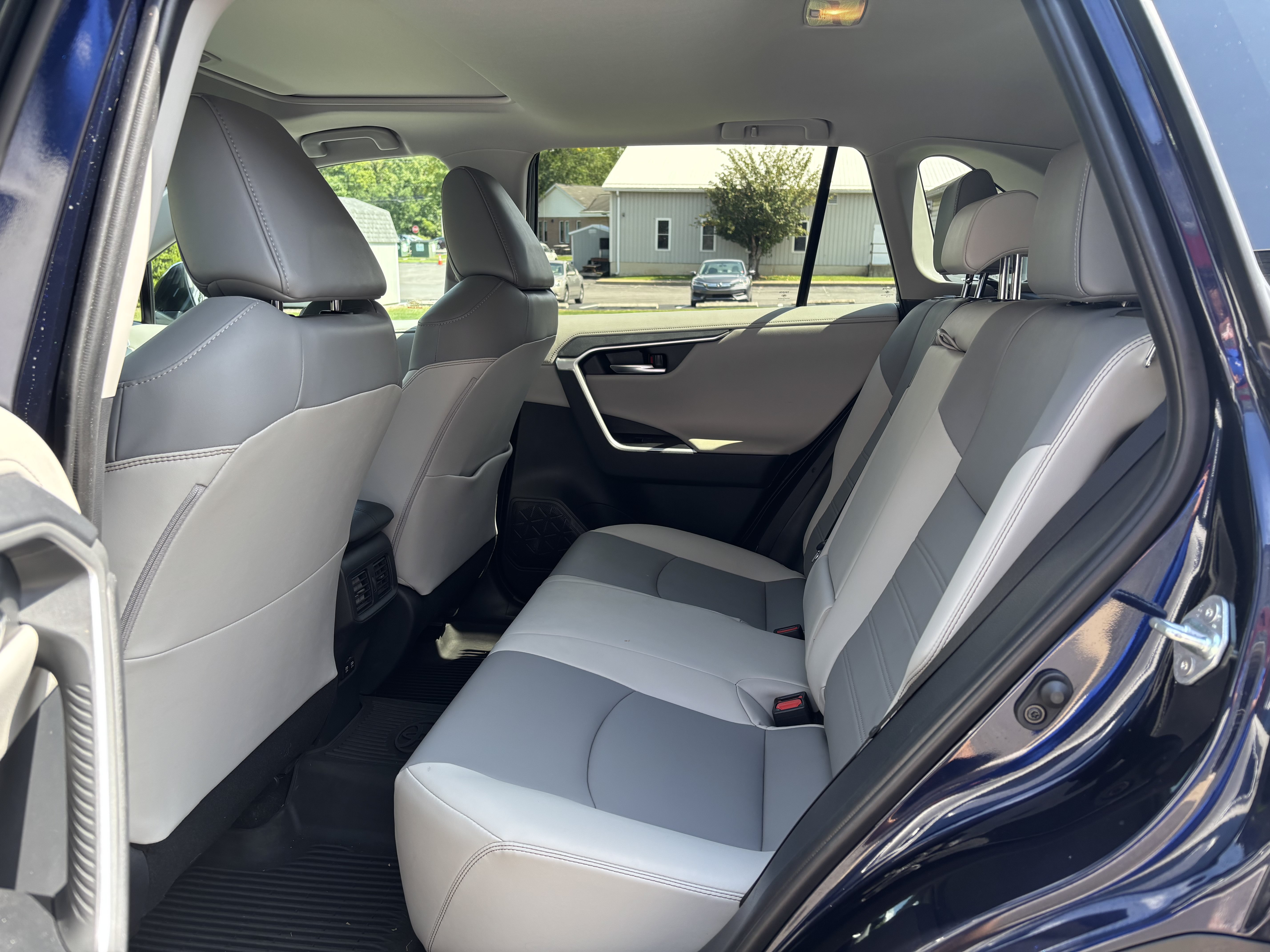 Used 2019 Toyota RAV4 Limited w/ Protection Package AWD/4WD image 14