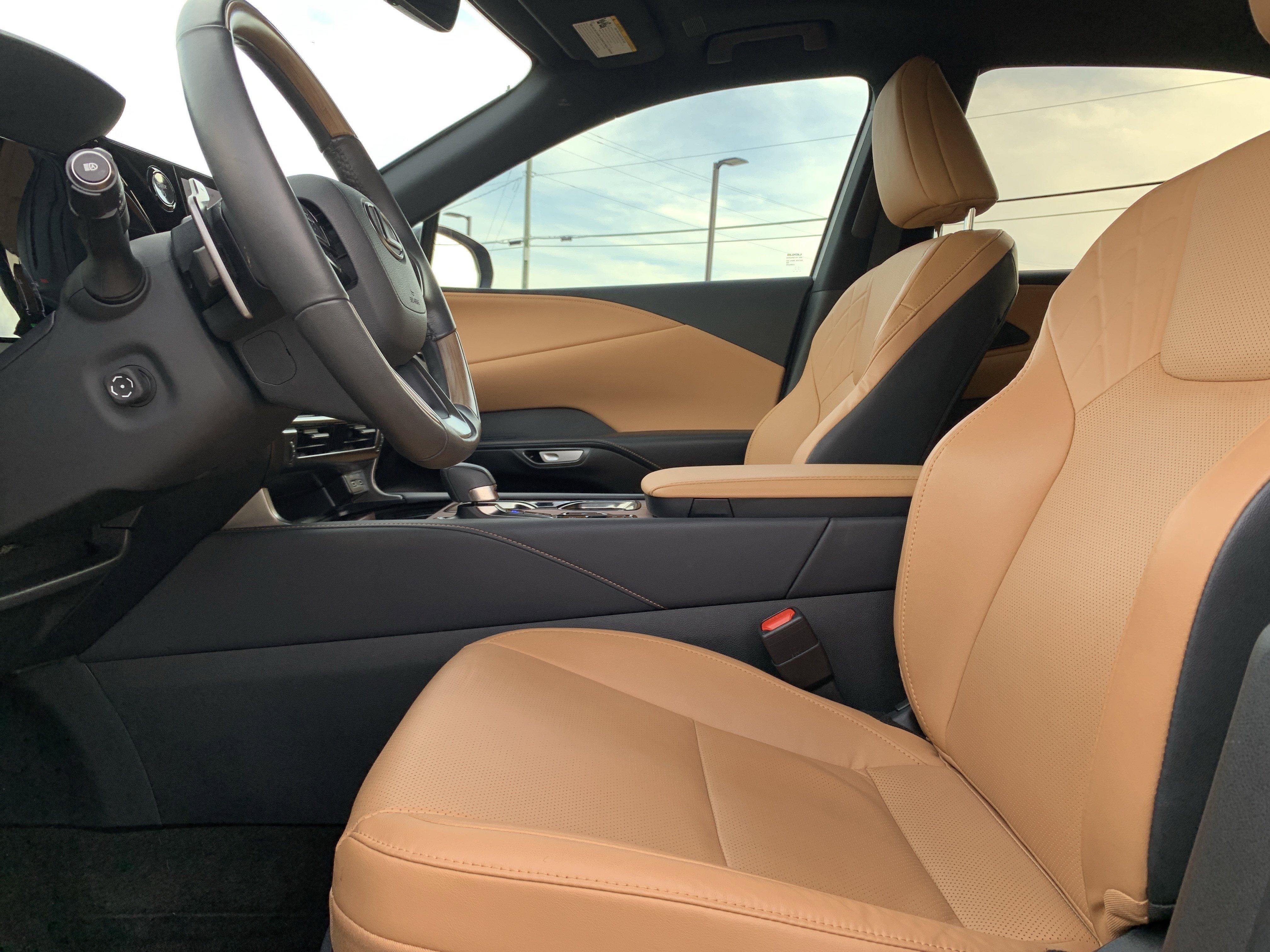 Certified 2023 Lexus RX 350h w/ Cold Area Package image 16