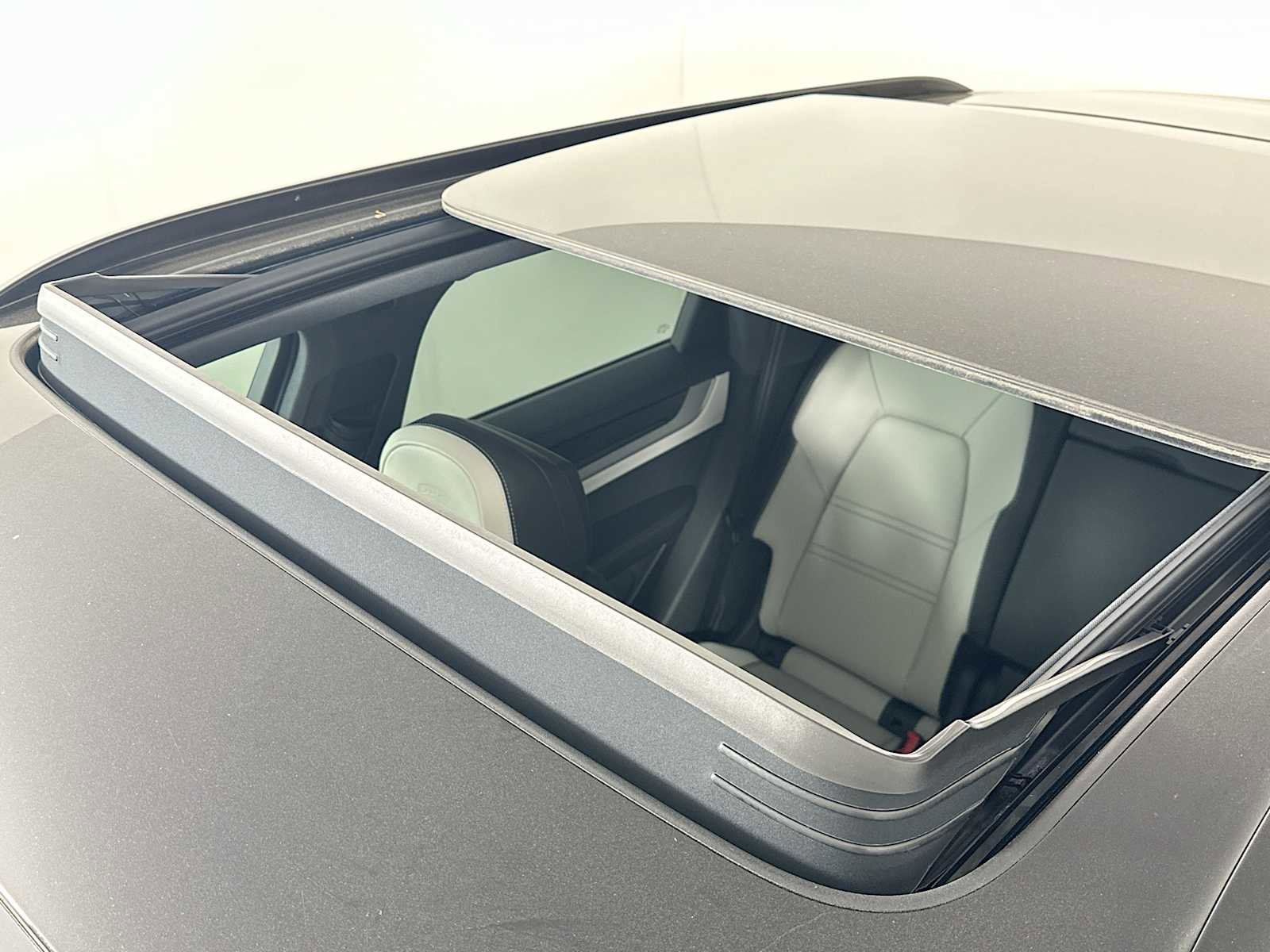 New 2026 Porsche Cayenne S image 22