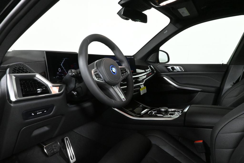 Used 2026 BMW X5 xDrive50e w/ M Sport Package AWD/4WD image 16