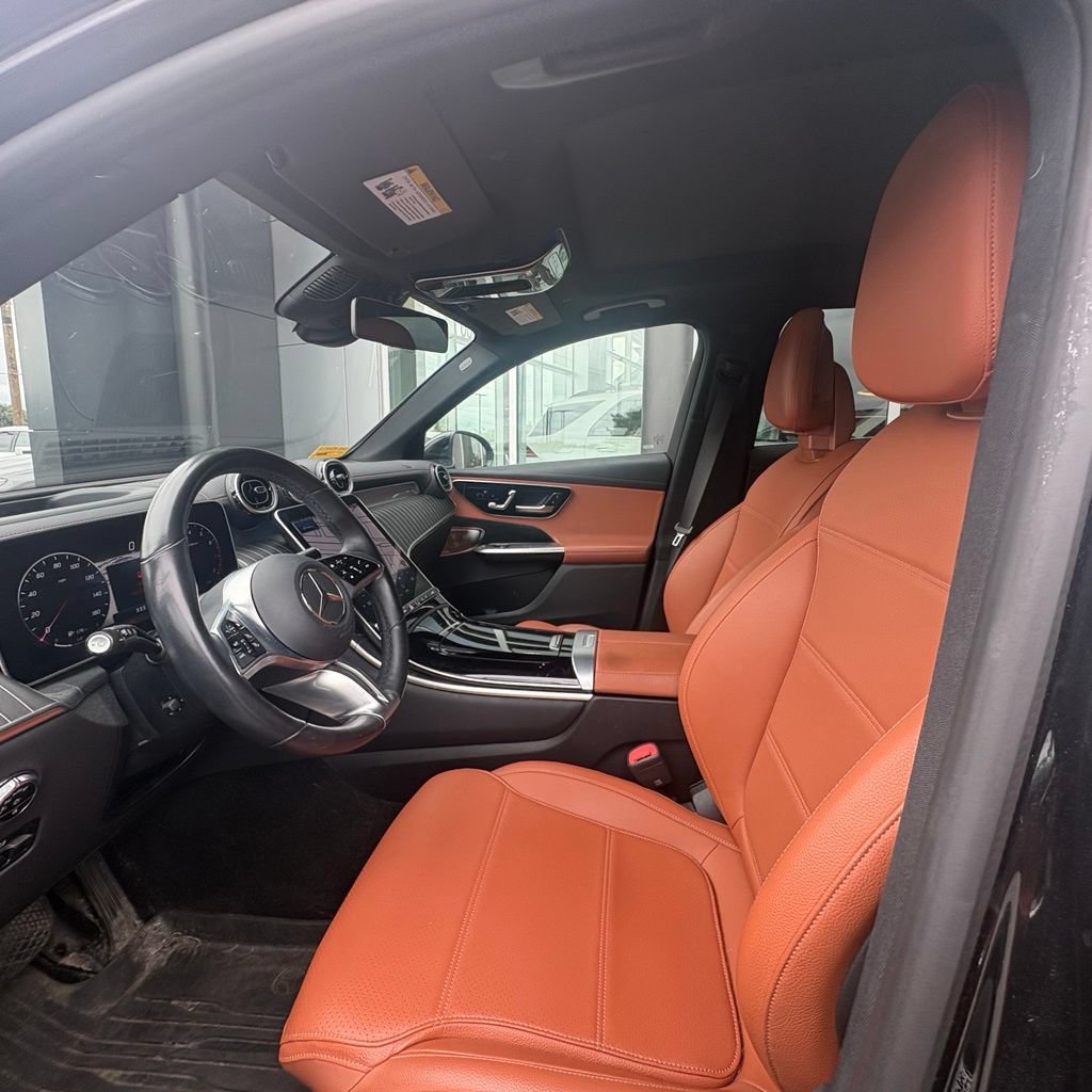 Used 2023 Mercedes-Benz GLC 300 4MATIC image 11