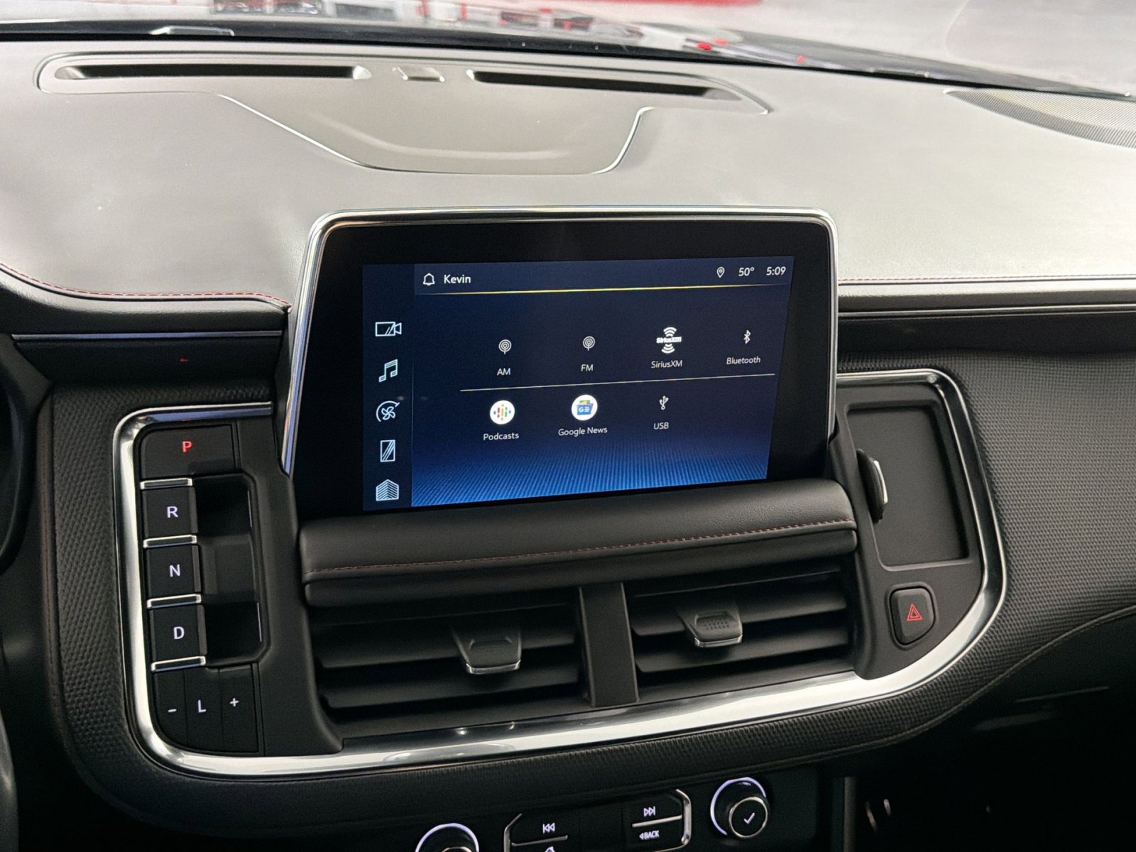 Used 2022 Chevrolet Suburban RST w/ Luxury Package image 18