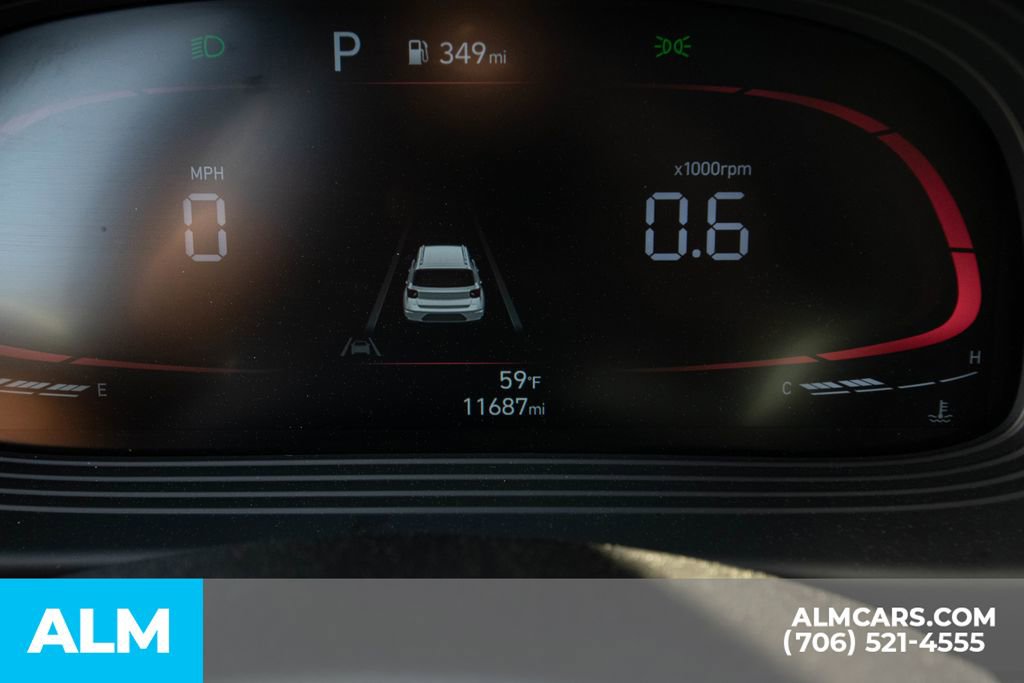 Used 2025 Hyundai Venue SEL FWD image 24