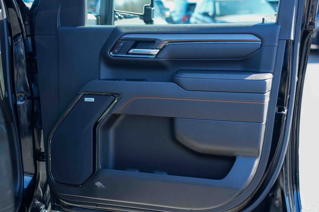 Used 2025 GMC Sierra 2500 AT4 w/ AT4 Premium Plus Package AWD/4WD image 16