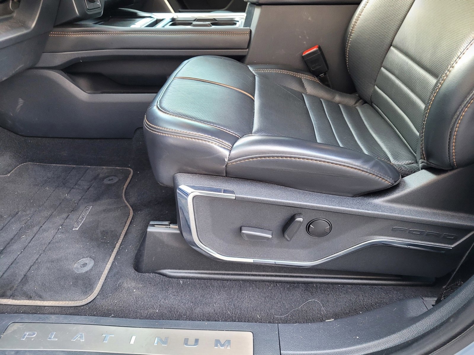 Certified 2023 Ford F250 Platinum image 23