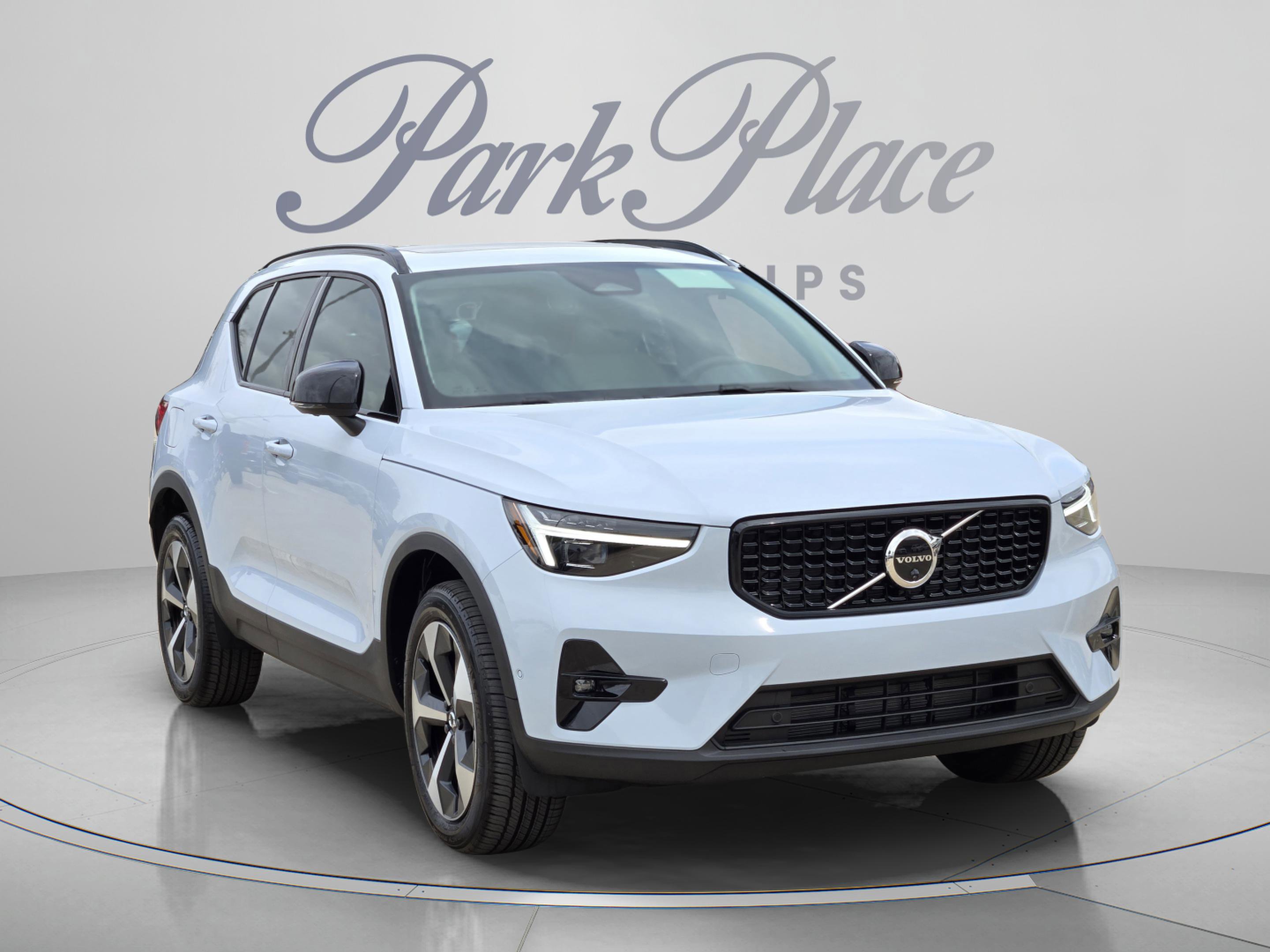 New 2026 Volvo XC40 B5 Plus w/ Protection Package Premier AWD/4WD image 8