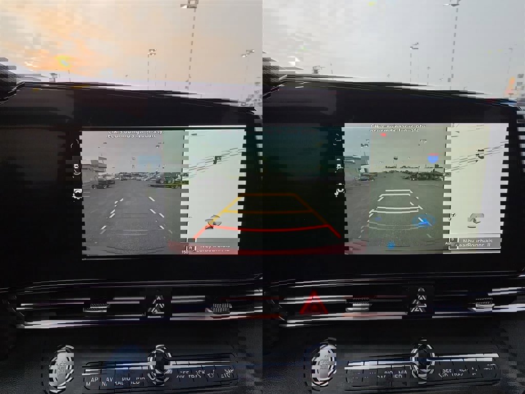 Used 2023 Hyundai Elantra SEL w/ Convenience Package image 22